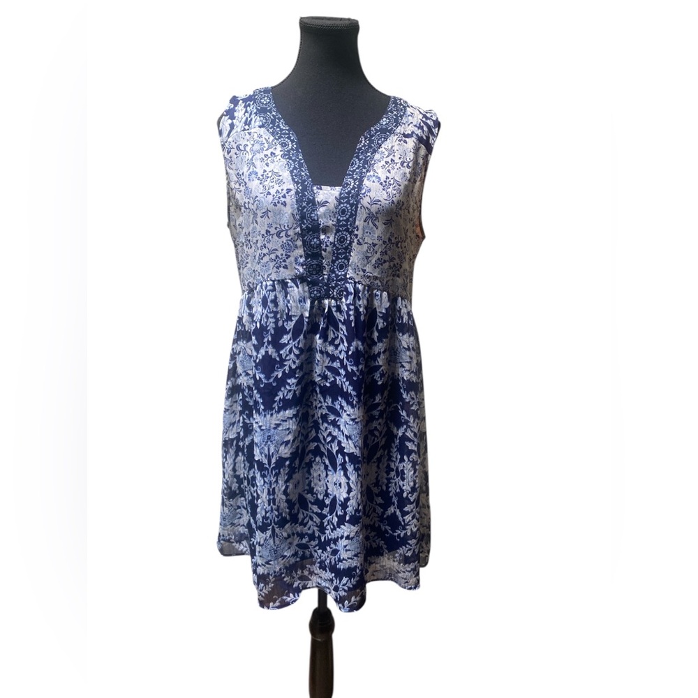 Blue and White Floral Sleeveless Dress